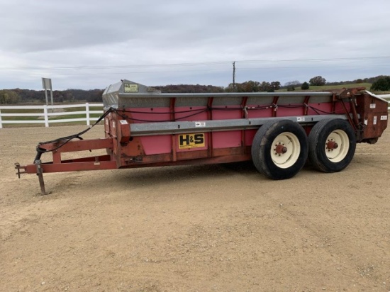 H & S 370 Manure Spreader