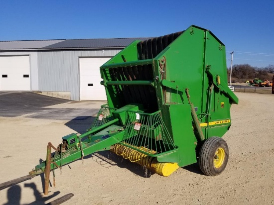 John Deere 510 Round Baler