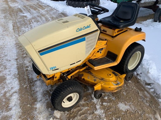 Cub Cadet 1641 Lawn Mower