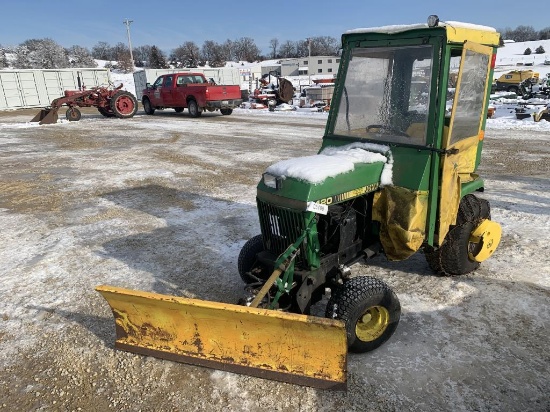 John Deere 420 Lawn Tractor
