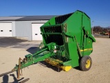 John Deere 510 Round Baler