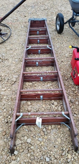 WOODEN STEP LADDER