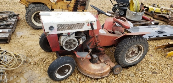 SEARS 600 CUSTOM LAWN MOWER- RUNS- NEW BATTERY