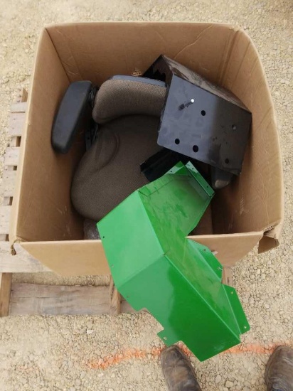 JD EARLY 30 SERIES TRACTOR AIR RIDE SEAT