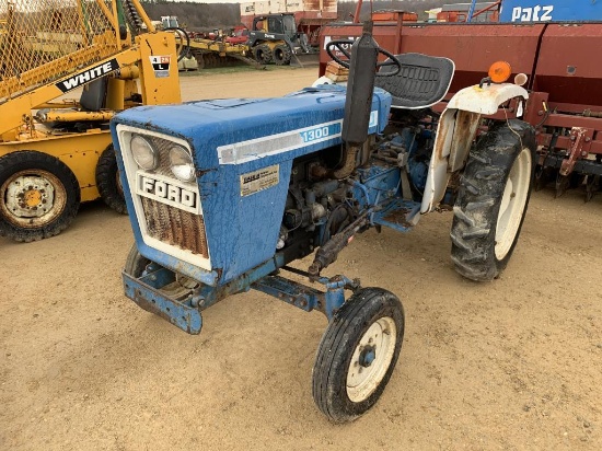 Ford 1300 Tractor