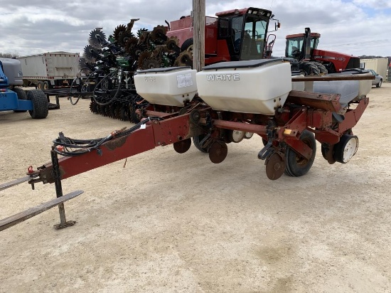 White 5100 4R Planter