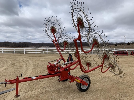 Gehl 418 8 Wheel Rake