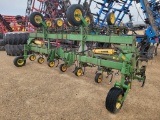 John Deere 85 3pt 8R Cultivator