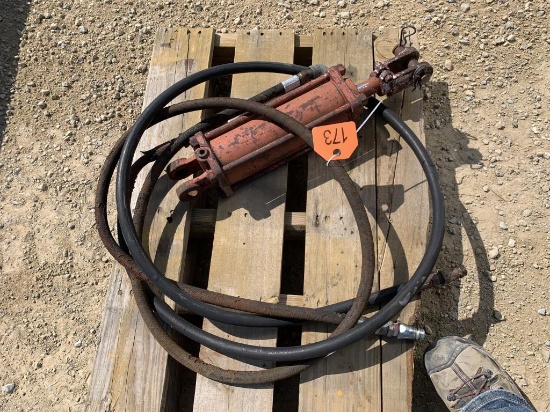 IH Hydraulic Cylinder