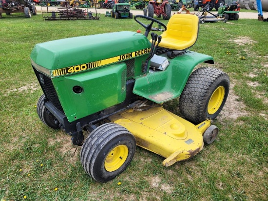 John Deere 400 Lawn Mower