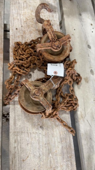 ANTIQUE CHAIN HOIST