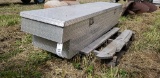 DIAMOND TREAD ALUMINUM FULL SIZE TRUCK TOOL BOX