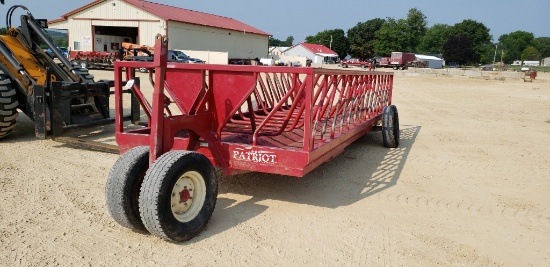 HAY FEEDER WAGON