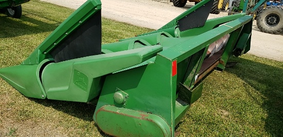 JOHN DEERE 4 ROW CORN HEAD W POLY