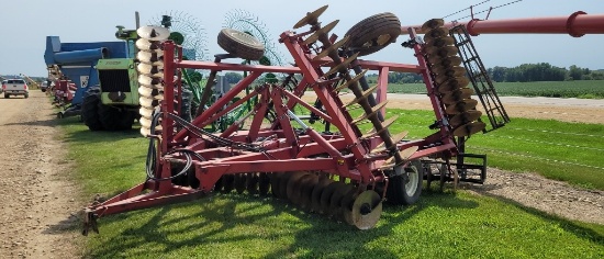 IH 490 25' DISK W/ REMLINGER ROLLING BASKET