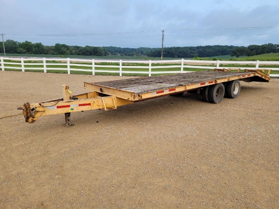 1990 Dynaweld 27' Equipment Trailer
