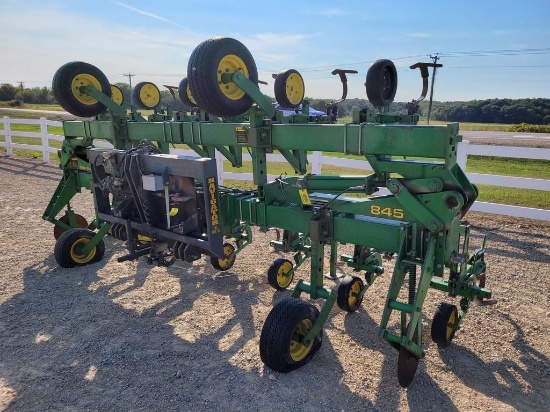John Deere 845 12R Field Cultivator