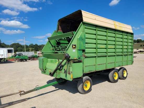 John Deere 716A Chopper Box