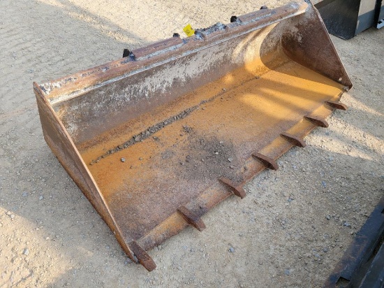 John Deere 83" Tooth Bucket