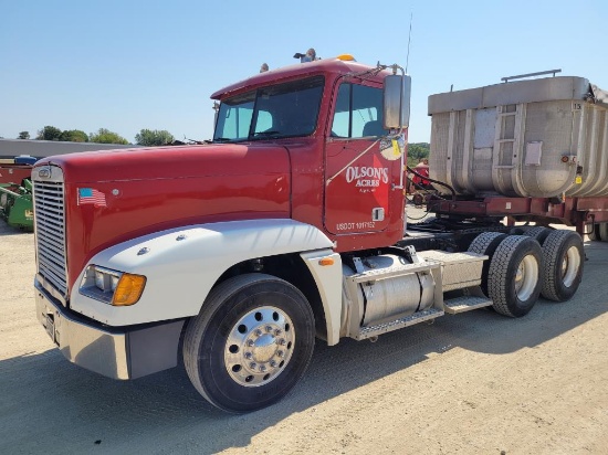 2000 Freightliner Semi Tractor