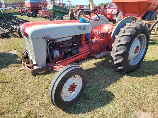 Ford 600 Tractor