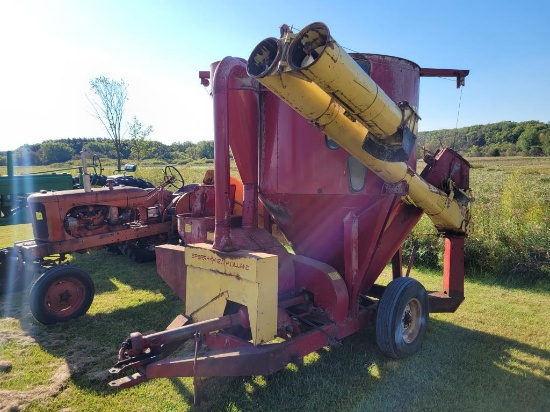 New Holland 355 Mixer Mill