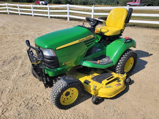 John Deere X748 Ultimate Lawn Mower