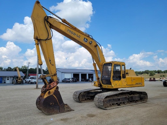 John Deere 790D LC Excavator
