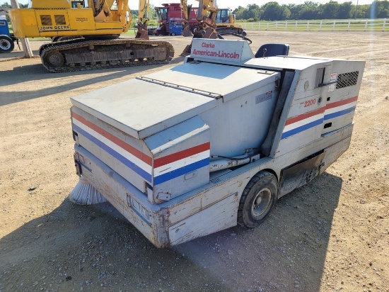 American Lincoln 2200 Sweeper