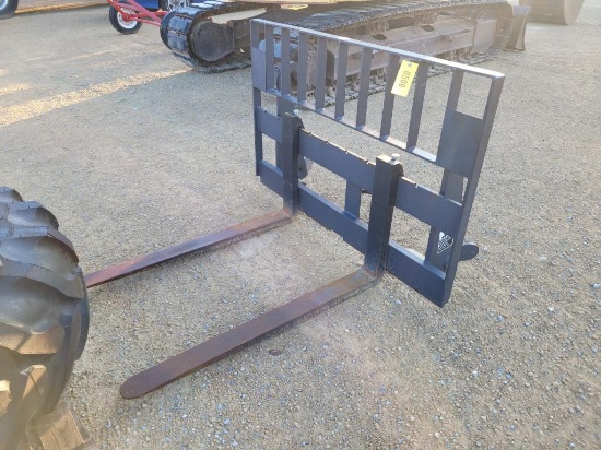 Case Euro Tatch Pallet Forks