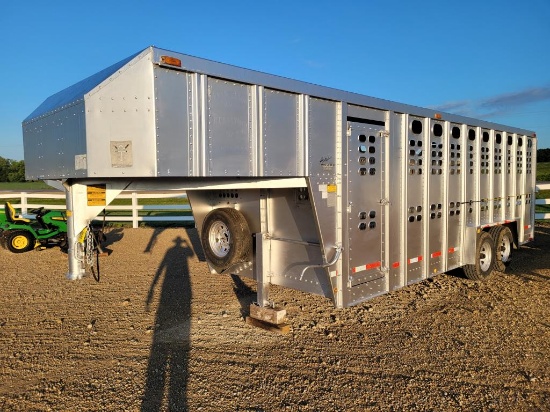 1988 Wilson Gooseneck Livestock Trailer