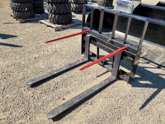 Kivel 4200# Pallet Fork/Bale Spear/ Reciever Hitch