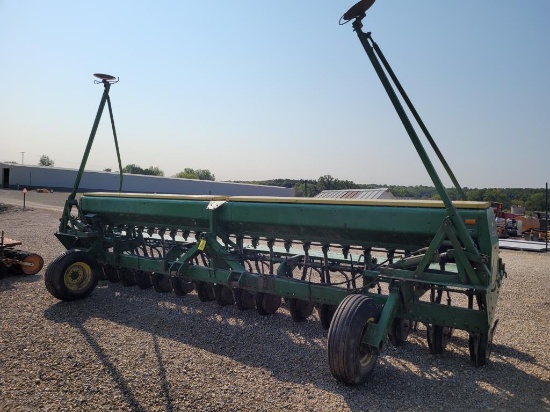 John Deere 520 3pt Grain Drill