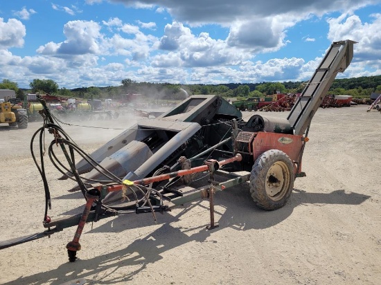 New Idea 324 2R Corn Picker