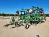 John Deere 2210 Field Cultivator
