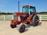 International 986 Tractor
