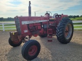 International 856 Tractor
