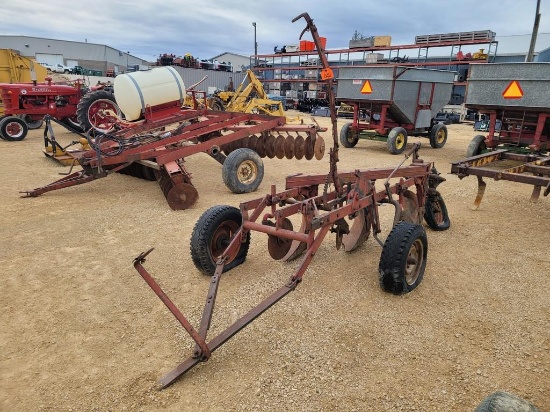 INTERNATIONAL 60 PLOW