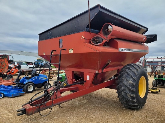 UNVERFERTH 7000 GRAIN CART