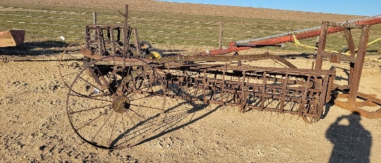 JOHN DEERE STEEL WHEELED SIDE RAKE