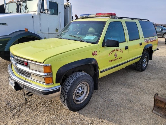 1999 Chevy K2500 Suburban