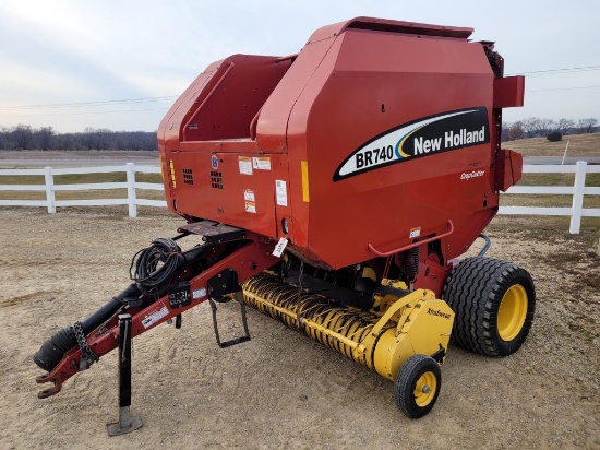 New Holland BR740 Round Baler