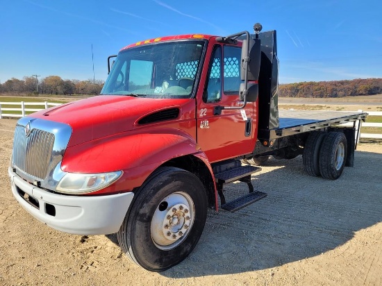 2004 International 4200 Flat Bed Truck