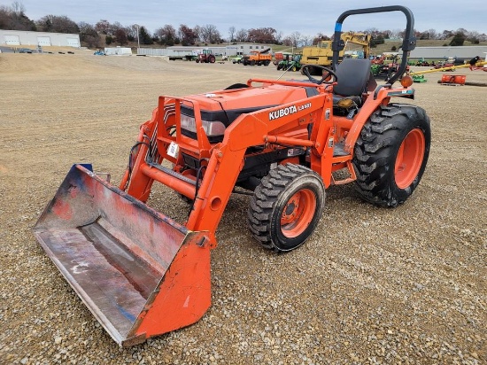 Kubota L3010 Loader Tractor