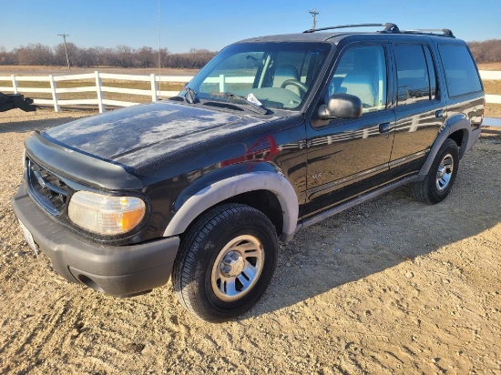 2000 Ford XLS Explorer SUV
