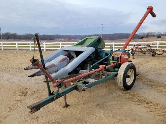 New Idea 324 Picker w/ Sheller