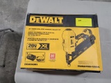 DEWALT 20V MAX XR 30 DEG COLLATED FRAMING NAILER