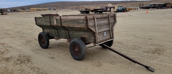 FLAIR WAGON W/ ENDGATE SEEDER