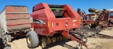 NEW HOLLAND BR780A ROUND BALER