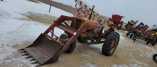 ALLIS CHALMERS WD TRACTOR WITH LOADER